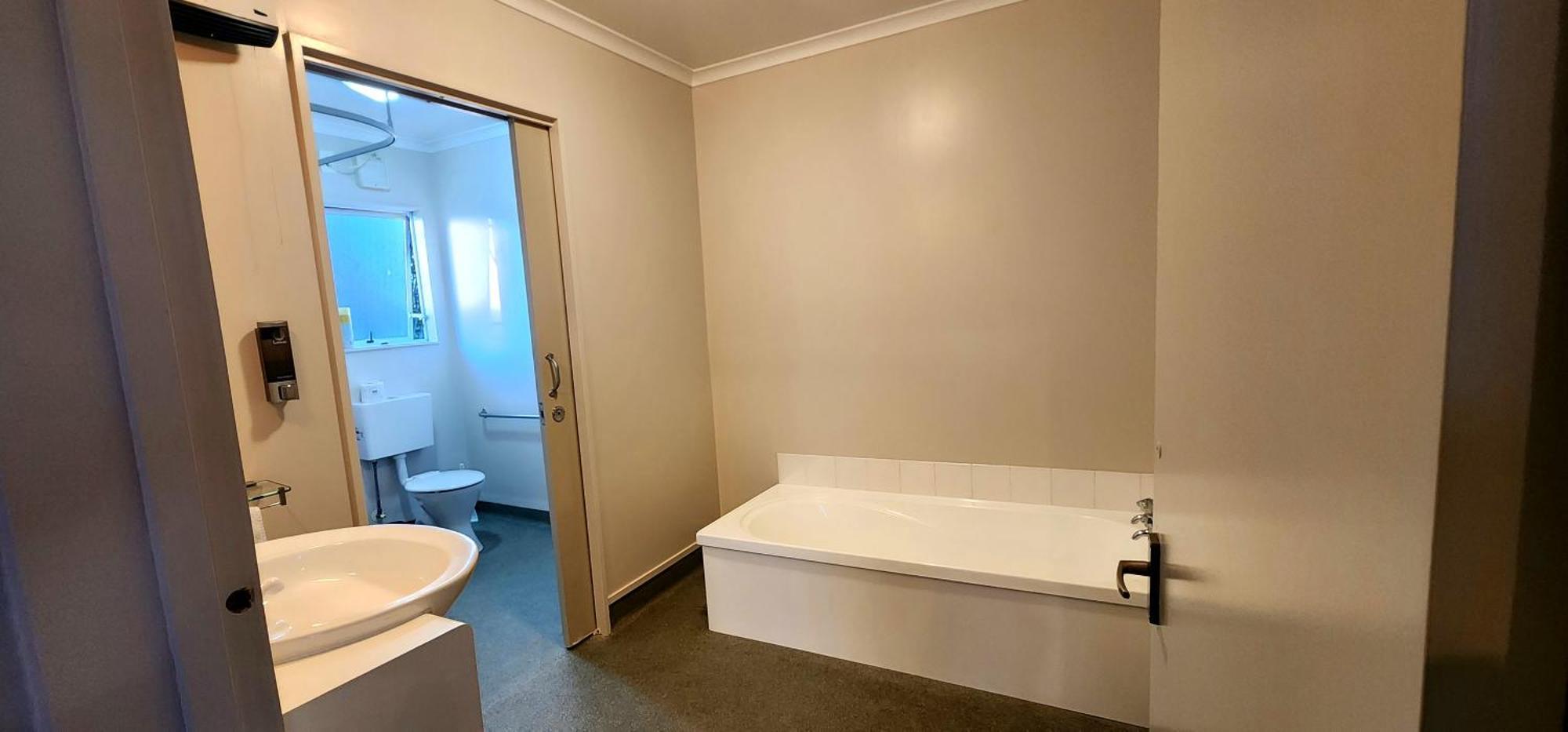 Acorn Estate Motel Мастертон Экстерьер фото