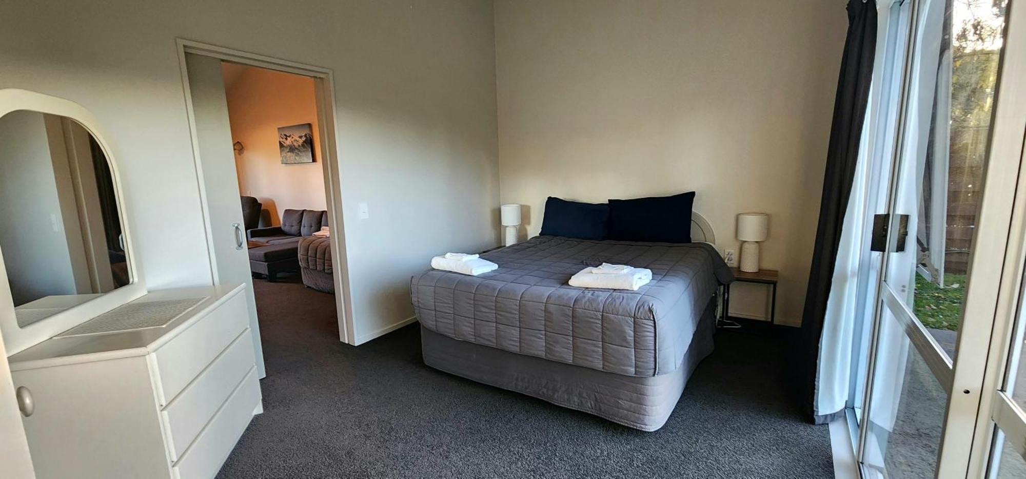 Acorn Estate Motel Мастертон Экстерьер фото