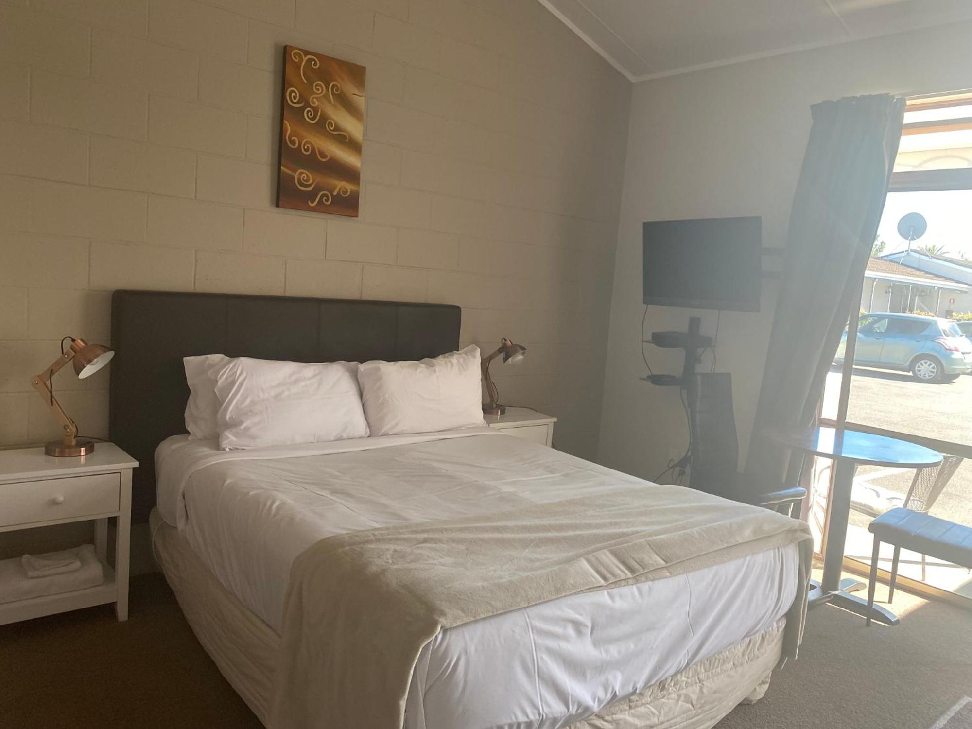 Acorn Estate Motel Мастертон Экстерьер фото
