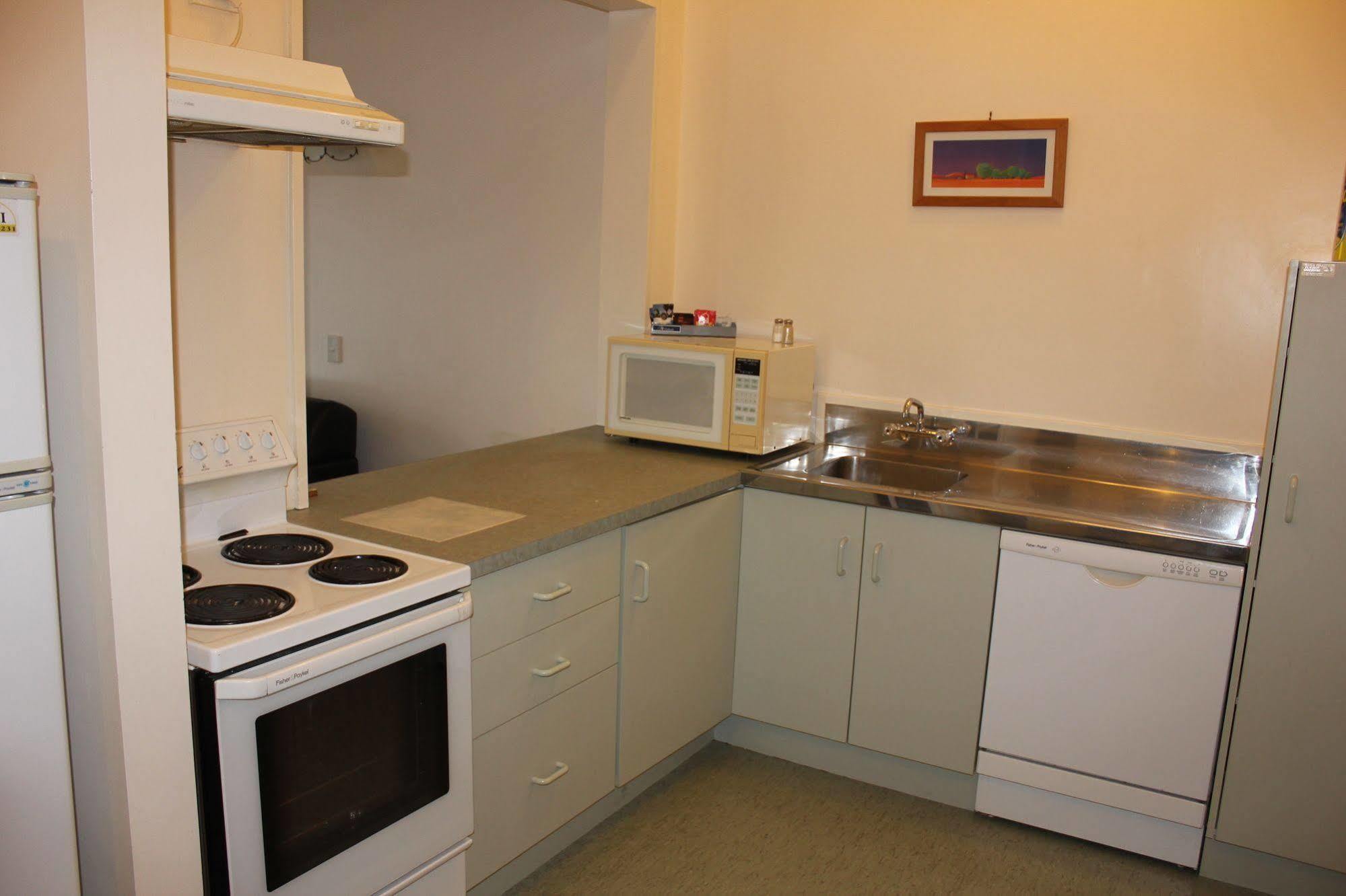 Acorn Estate Motel Мастертон Экстерьер фото