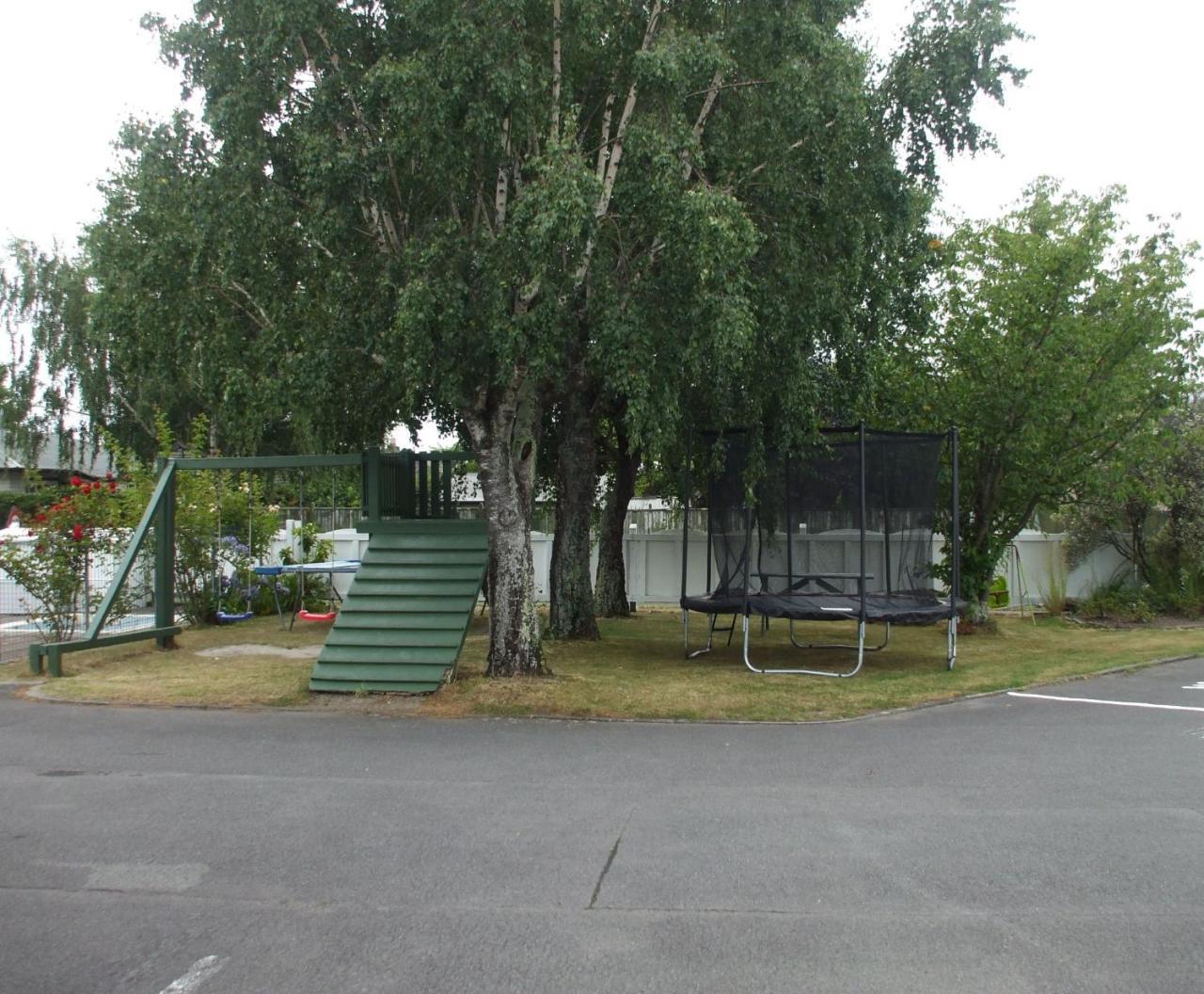 Acorn Estate Motel Мастертон Экстерьер фото